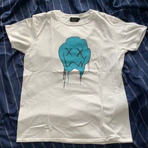 white t shirt with melting face